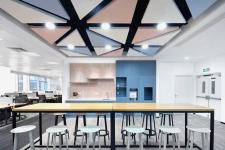 智联招聘上海总部办公室装修